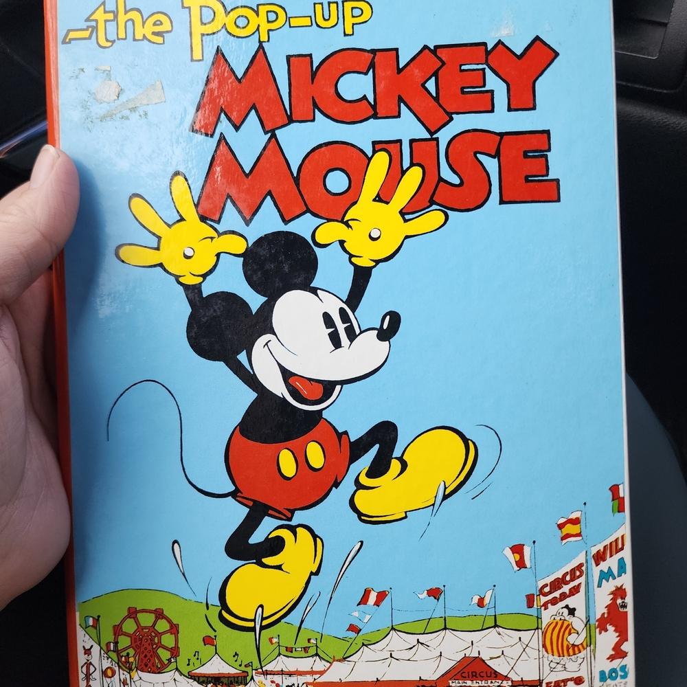 Disney Mickey Mouse Pop-Up Book - Red, Yellow, Blue